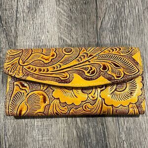 NEW Western handmade leather Elegant Yellow Embossed wallet